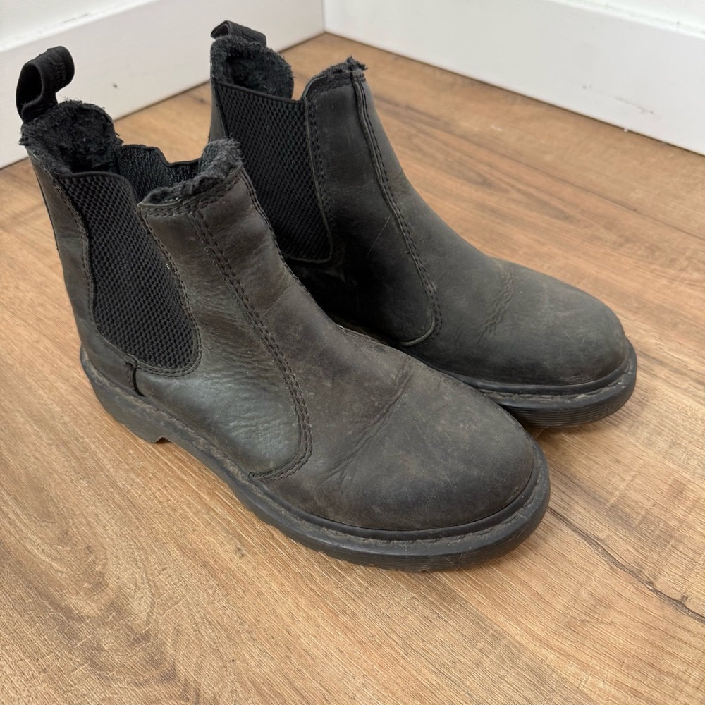 Dr Martens Women's Leonore Chelsea Boot Grunge Black US 6